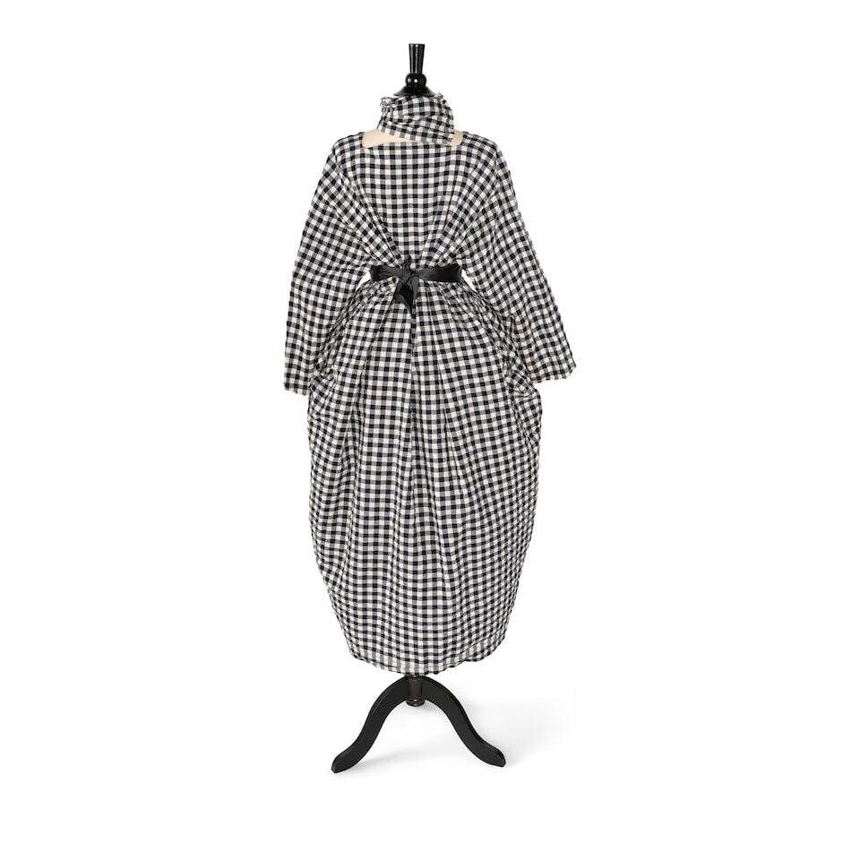 A LINEN GINGHAM SACK DRESS AND MATCHING SCARF - 4
