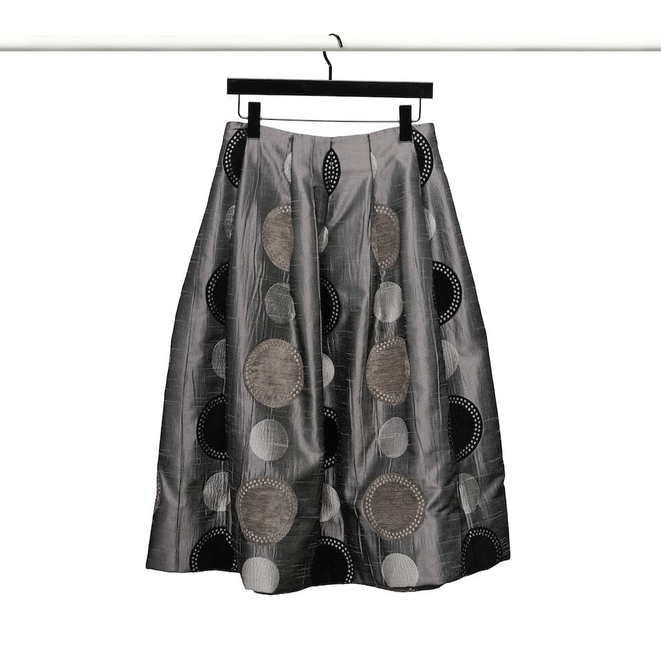 A SUSAN BECKER HERRINGBONE WOOL COAT AND A GREY RAW SILK POLKA DOT SKIRT - 2