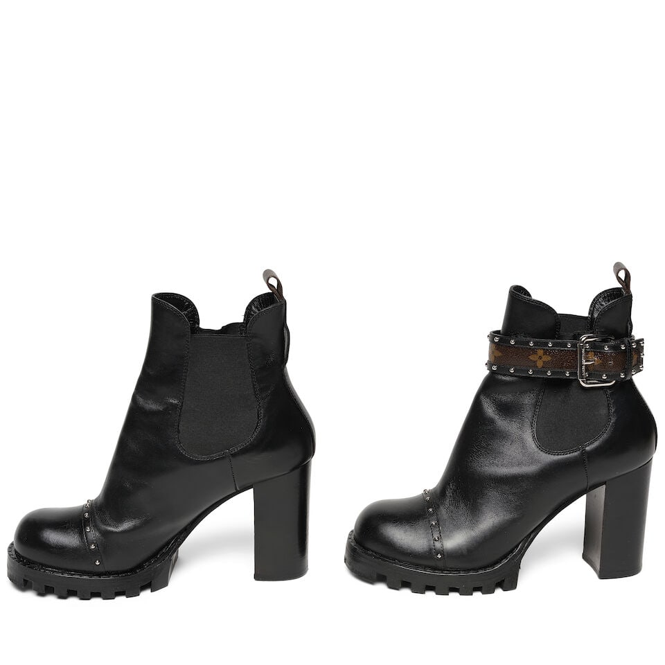A PAIR OF LOUIS VUITTON SILVER STUDDED BLACK LEATHER COMBAT BOOTS - 3