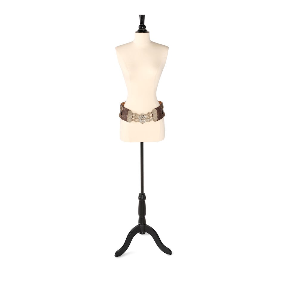A SILVER ADORNED BROWN LEATHER WIDE BELT - 2