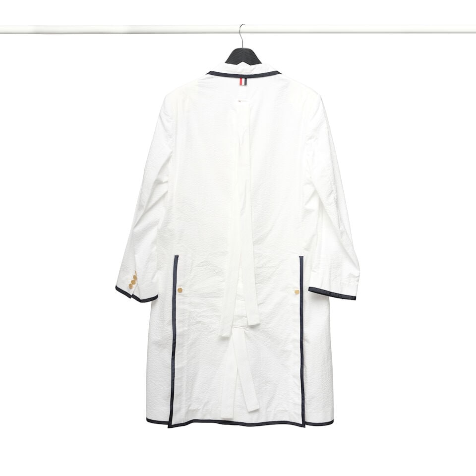 A THOM BROWNE NAVY TRIM WHITE SEERSUCKER BUTTON-DOWN COLLARED COAT AND BELT - 3