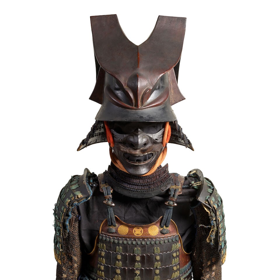 AN ARMOR WITH A KAWARI KABUTO (ECCENTRICALLY-SHAPED HELMET) Momoyama (1573-1615) and Edo (1615-1... - 3