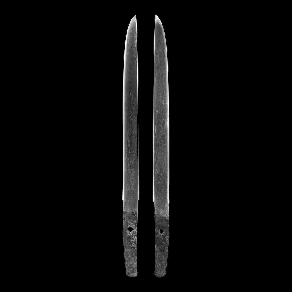 KANETSUNE LINEAGE (ACTIVE 16TH CENTURY) A Minor Tantō with Mounts Muromachi period (1333-15...: KANETSUNE LINEAGE (ACTIVE 16TH CENTURY) A Minor Tantō with Mounts Muromachi period (1333-1573), 16th century Of hirazukuri configuration forged in itamehada with a suguha tempered edge based in n