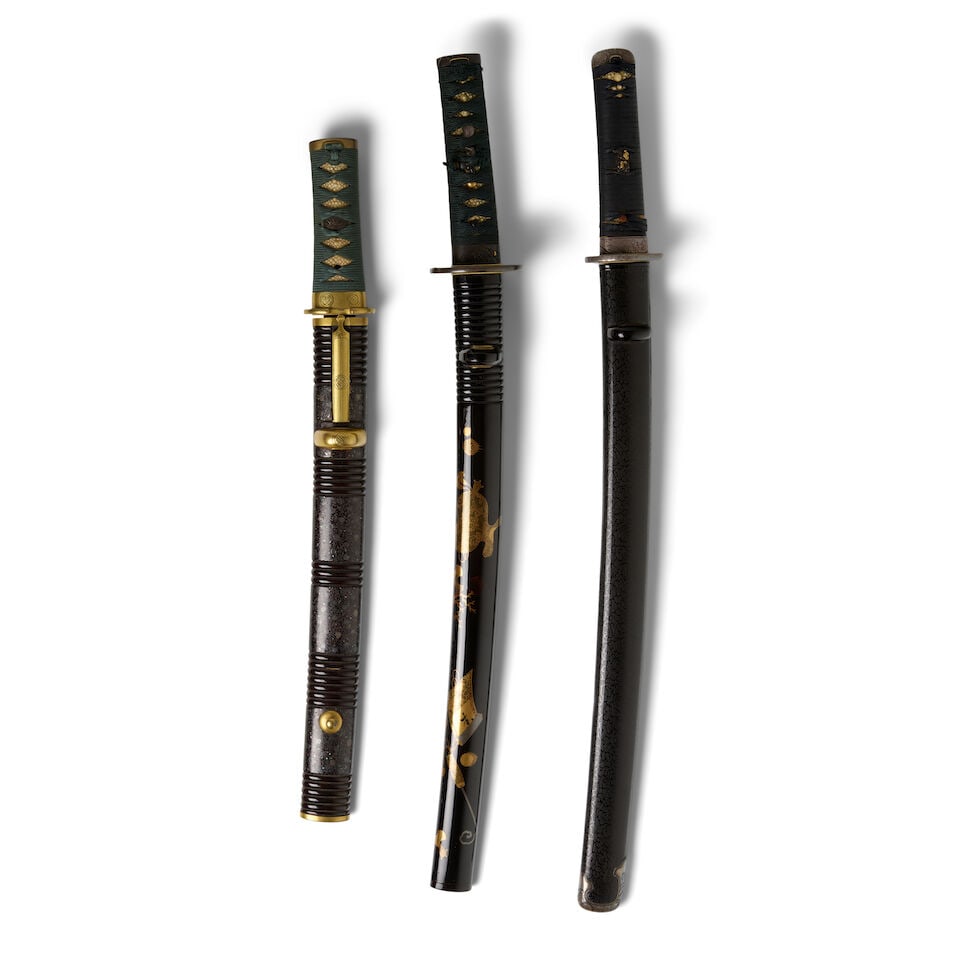 TWO WAKIZASHI IN MOUNTS AND A TANTŌ IN MOUNTS Edo period (1615-1868), 18th-19th century (3) - 8