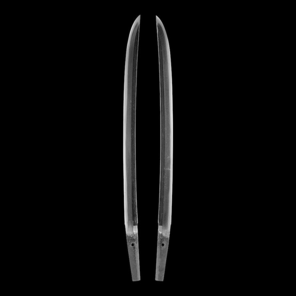 ATTRIBUTED TO TEGAI KANETOSHI A Yamato Wakizashi with Mounts Muromachi period (1333-1573), 14th...: ATTRIBUTED TO TEGAI KANETOSHI A Yamato Wakizashi with Mounts Muromachi period (1333-1573), 14th century Sugata (configuration): shōbukuri, iorimune Kitae (forging pattern): standing ko-itamehada