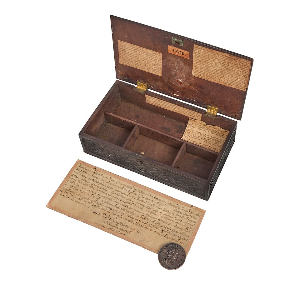 SHAKESPEARE - MULBERRY TREE BOX An ornately carved mulberry relic box, purportedly made from the... - 2