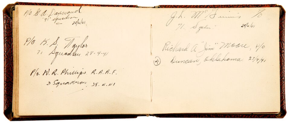 WORLD WAR II - ROYAL AIR FORCE The 'Book of Heroes', autograph album containing approximately 10... - 6