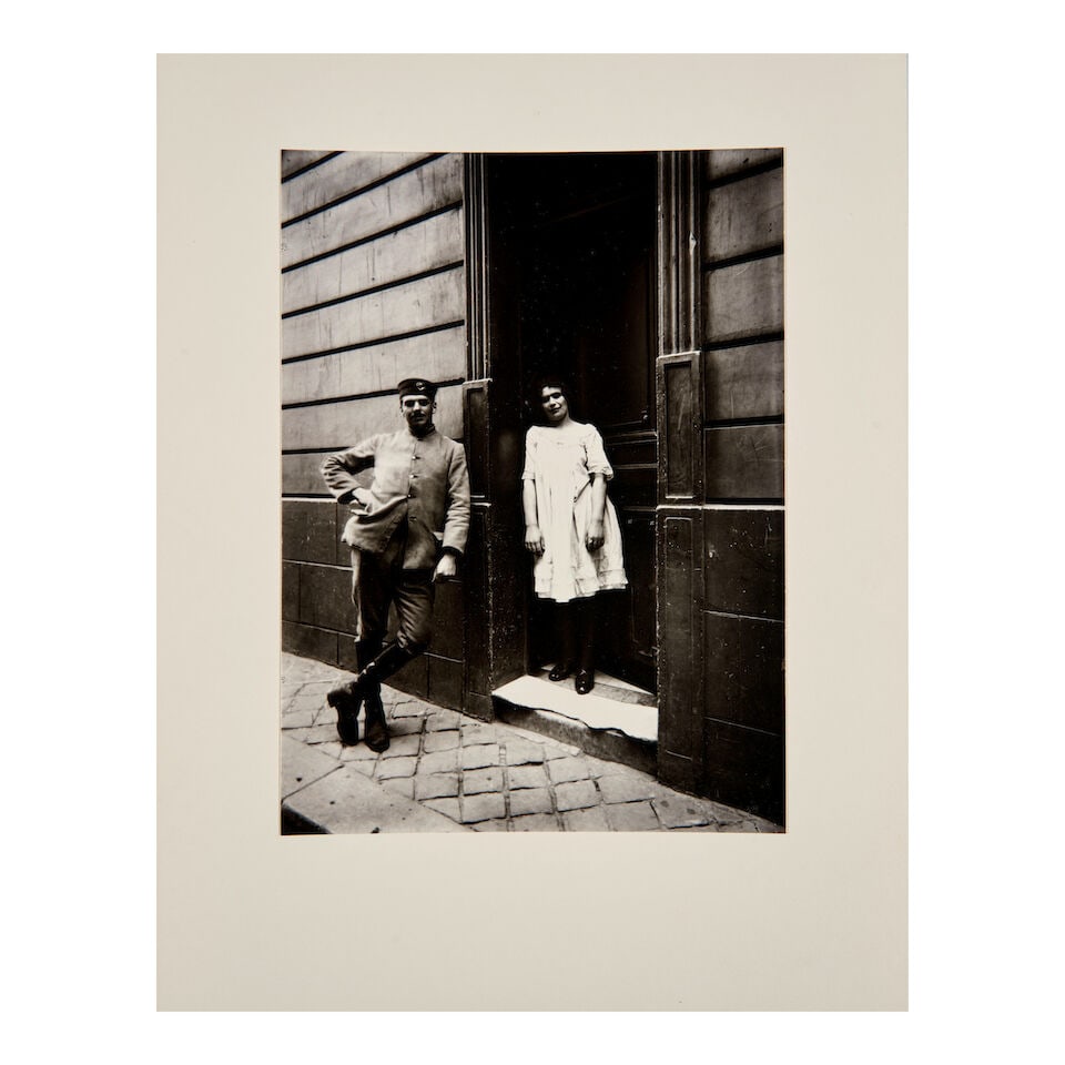 Eugène Atget (1857-1927); Versailles, femme et soldat, maison close; - 2