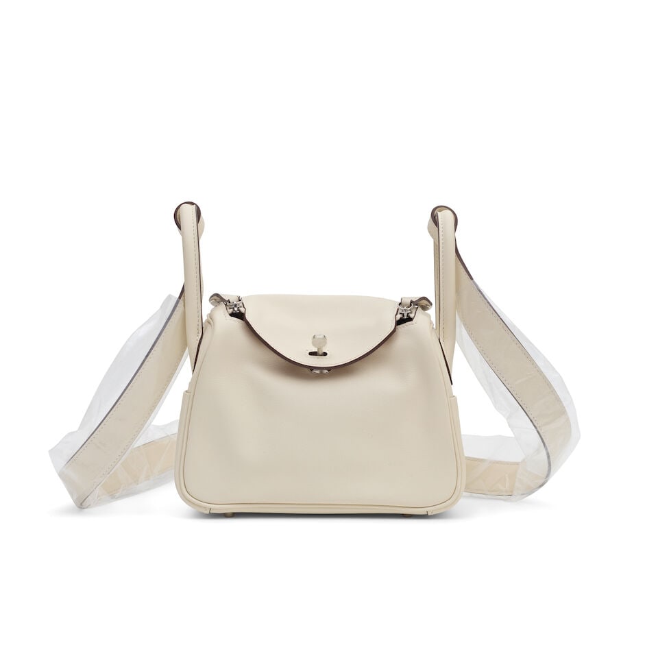 Hermès: a Nata and Sesame Swift Leather Verso Mini Lindy 2023 (includes felt protector, le... (1 of 3)