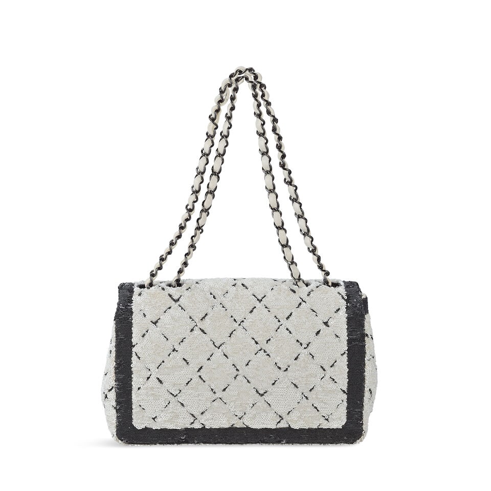 Chanel: a Black and White Sequin Quilted Classic Flap Bag Spring 2024 (includes microchip) - 2