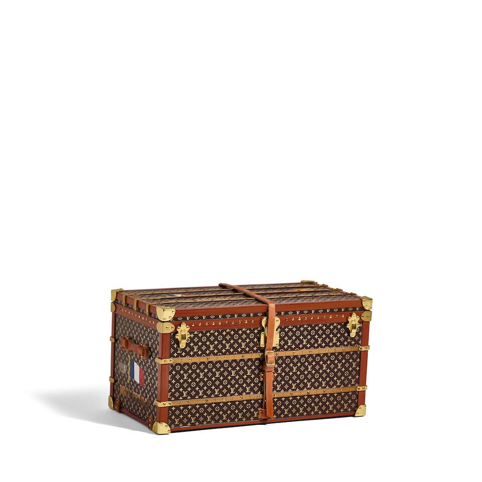 LOUIS VUITTON: MINIATURE MALLE MISS FRANCE MONOGRAM TRUNK PAPERWEIGHT 2000 (1 of 1)