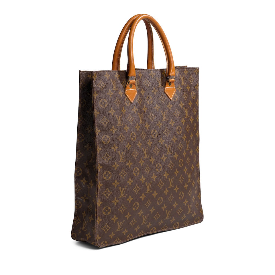 LOUIS VUITTON: MONOGRAM SAC PLAT The French Company Production - 2