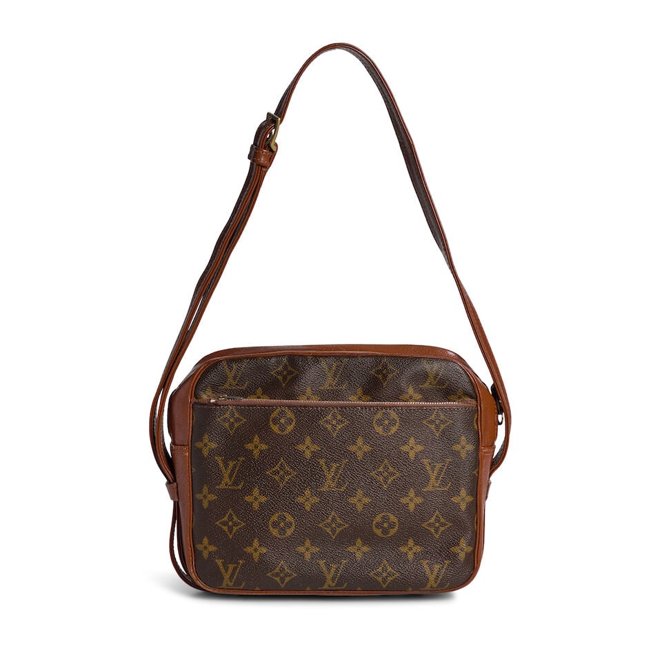 LOUIS VUITTON EXCLUSIVITE: MONOGRAM SAC BANDOULIERE 1970'S (1 of 2)