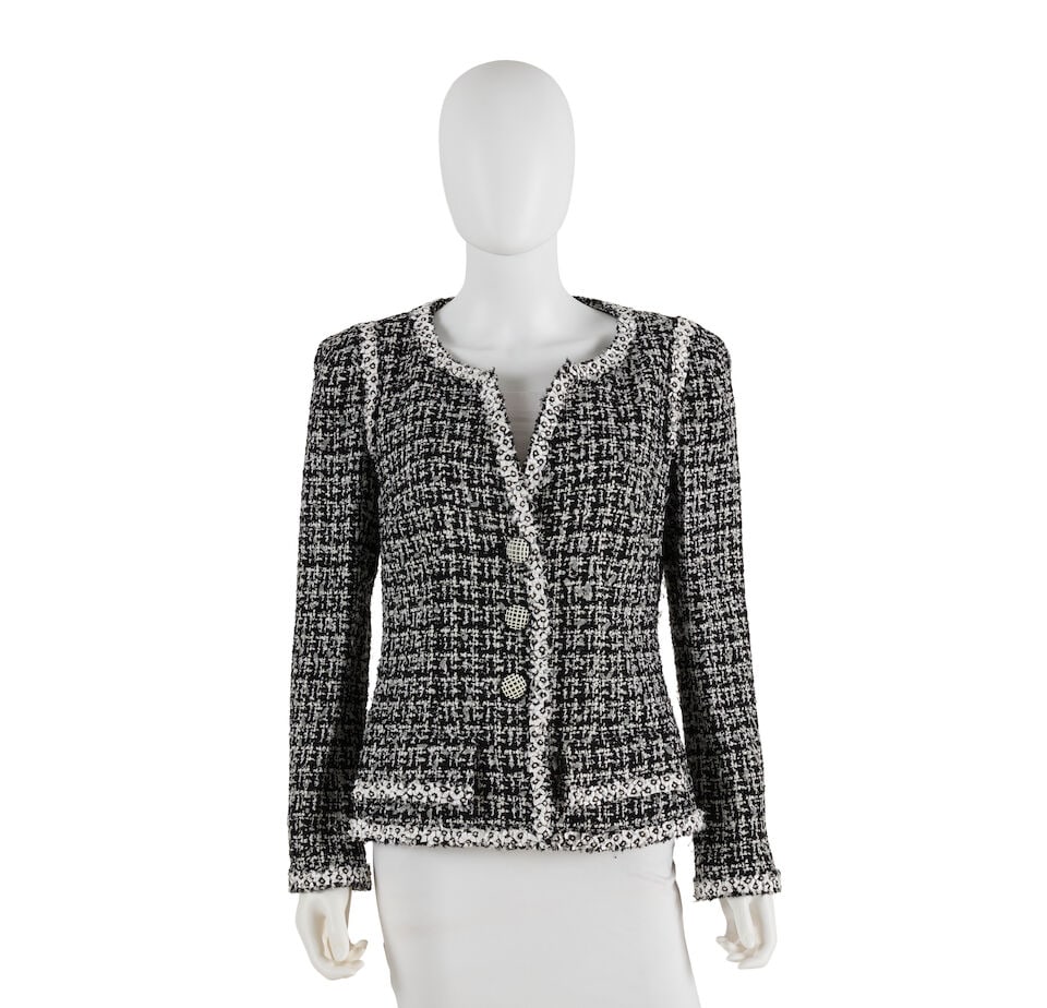CHANEL: BLACK AND WHITE FLORAL TRIM EVENING JACKET Spring 2009 | (1 of 3)
