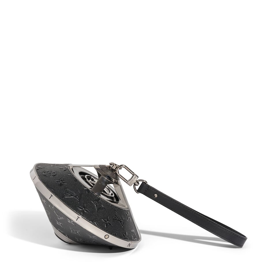 LOUIS VUITTON: HORIZON 360 LIGHT UP SPEAKER 2021 (1 of 2)