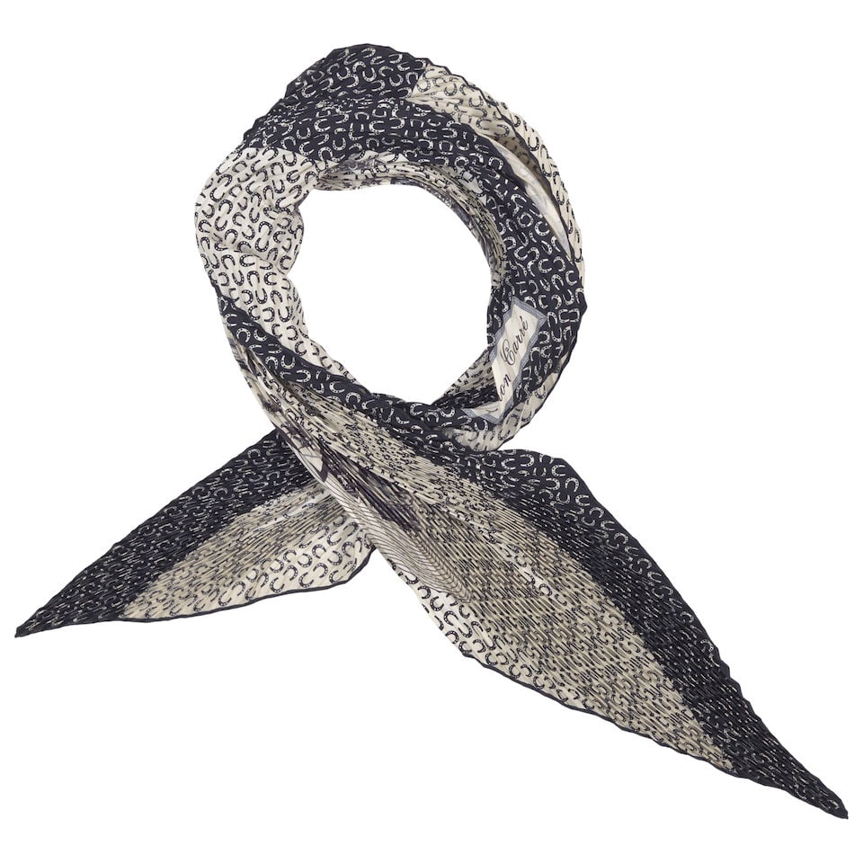 HERMÈS: A CHEVAL SUR MON CARRE SILK PLISSE SCARF 90cm: HERMÈS: A CHEVAL SUR MON CARRE SILK PLISSE SCARF 90cm • Printed Silk Plisse • Rolled and Hand-Stitched Edges For further information on this lot please visit Bonhams.com For further i