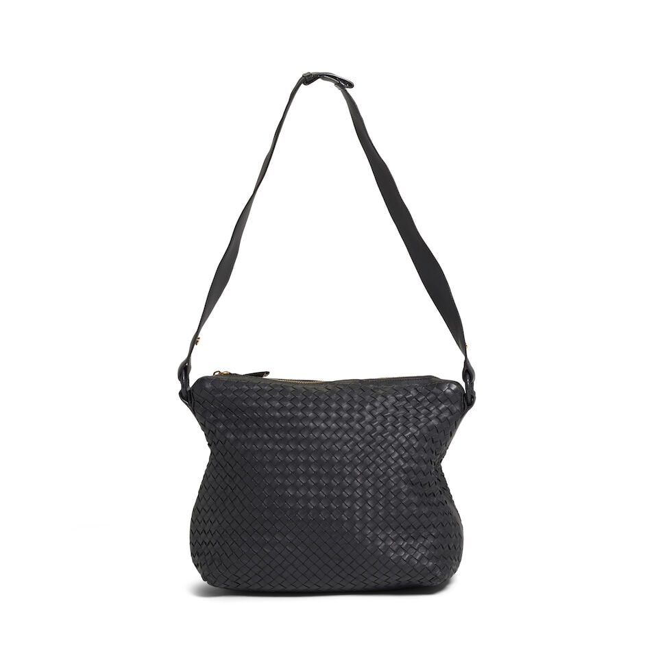 BOTTEGA VENETA: BLACK INTRECCIATO WOVEN NAPPA HOBO 2010: BOTTEGA VENETA: BLACK INTRECCIATO WOVEN NAPPA HOBO 2010 • Black Intrecciato Woven Nappa Leather Exterior • Gold Tone Hardware • Zip Closure • Flat Leather Shoulder Strap •
