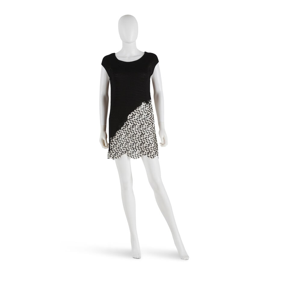 CHANEL: BLACK OPEN WEAVE KNIT MINI DRESS Spring 2011 | Look 9 (1 of 3)
