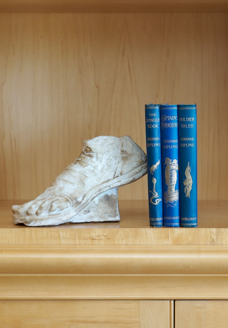Rudyard Kipling, 1865-1936. First editions of: The Jungle Book, 1894, Captains Courageous, 1897,...: Rudyard Kipling, 1865-1936. First editions of: The Jungle Book, 1894, Captains Courageous, 1897, Soldier Tales, 1896 London: Macmillan & Company, all in modern blue morocco gilt by Bayntun-Riviere, st