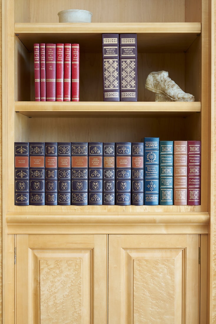 Easton Press and others, a reference library of Oxford Dictionaries, Oxford Libraries and Merria...: Easton Press and others, a reference library of Oxford Dictionaries, Oxford Libraries and Merriam-Webster, including The Oxford Dictionary of Quotations, Usage, and Companions, together with Bartlett'