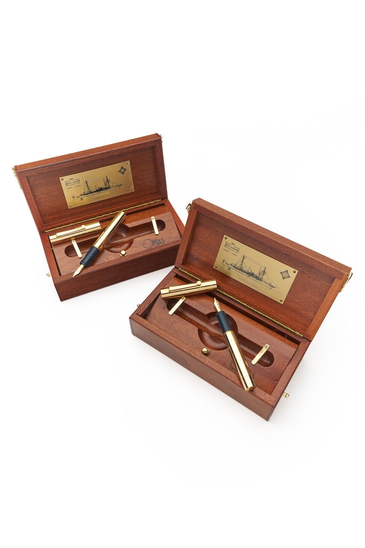 Omas | Marconi 100 Anni di Radio gold limited edition fountain pens (2): Omas | Marconi 100 Anni di Radio gold limited edition fountain pens Model: Marconi 100 years of radio limited edition 097 and 239/340 Cap/Barrel/Clip: gold barrel, cap and clip engraved grooves repres
