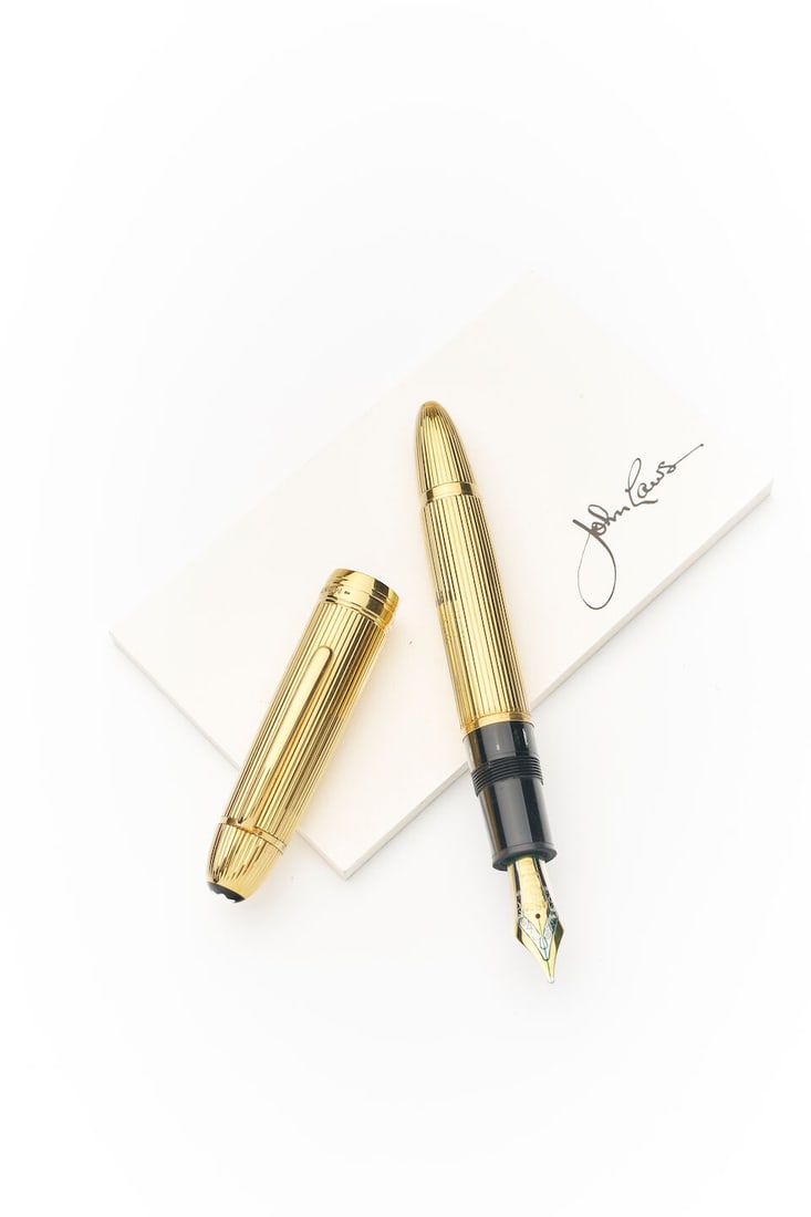 Montblanc | Meisterstück Solitaire 146, a rare yellow gold fountain pen: Montblanc | Meisterstück Solitaire 146, a rare yellow gold fountain pen Model: Meisterstück Solitaire, No. IB0122 Cap/Barrel/Clip: stamped 750 Nib: 18k yellow and white gold (M) Measurement:
