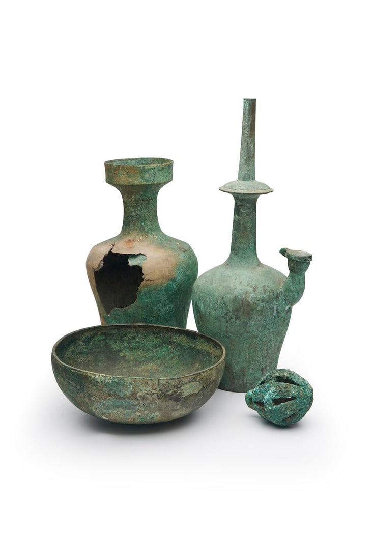 A group of four bronze vessels, Korea, Goryeo Dynasty (918 to 1392) (4): A group of four bronze vessels, Korea, Goryeo Dynasty (918 to 1392) consisting of a water ewer for rituals (kundika), a vase, a bowl, and a bell, the kundika 60.0cm high, the vase 27.5cm high (4). Foo