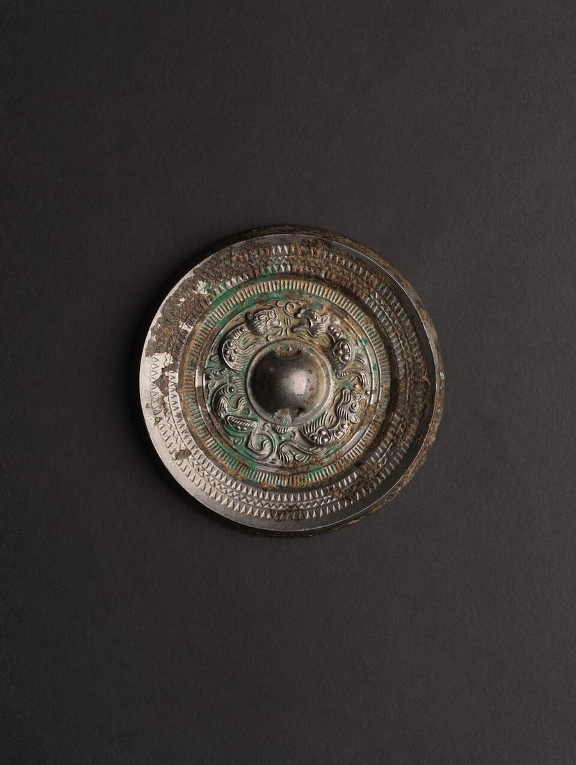 PETIT MIROIR EN BRONZE Fin de la dynastie des Han orientaux (25-220) - 3