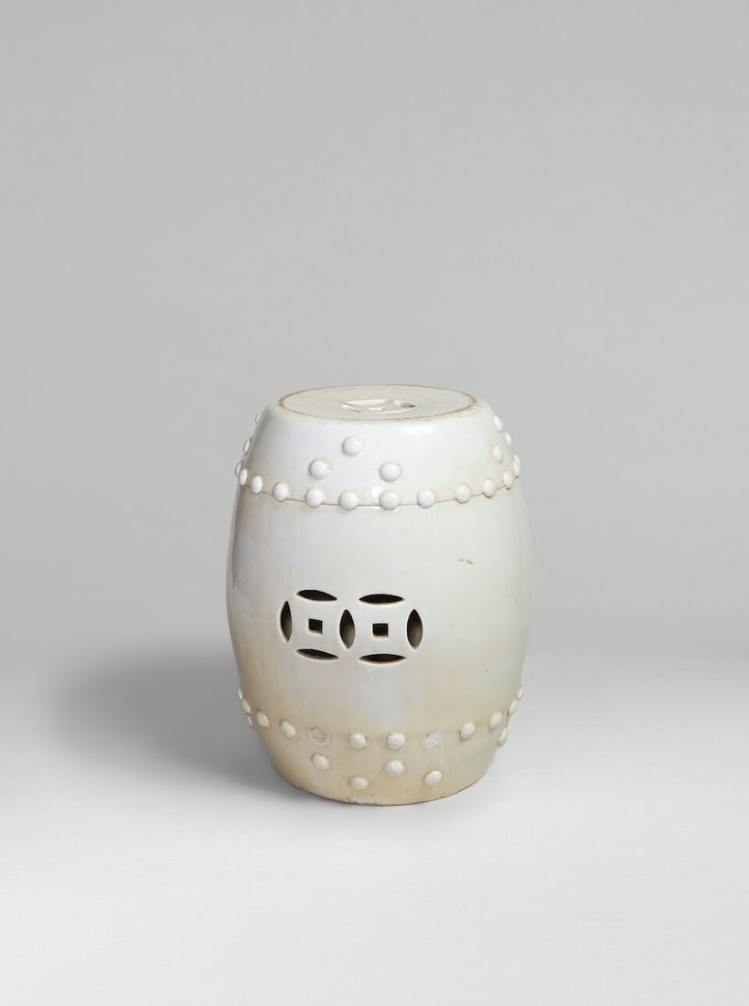TABOURET EN PORCELAINE À GLAÇURE BLANCHE Dynastie Qing, XIXe siècle - 3