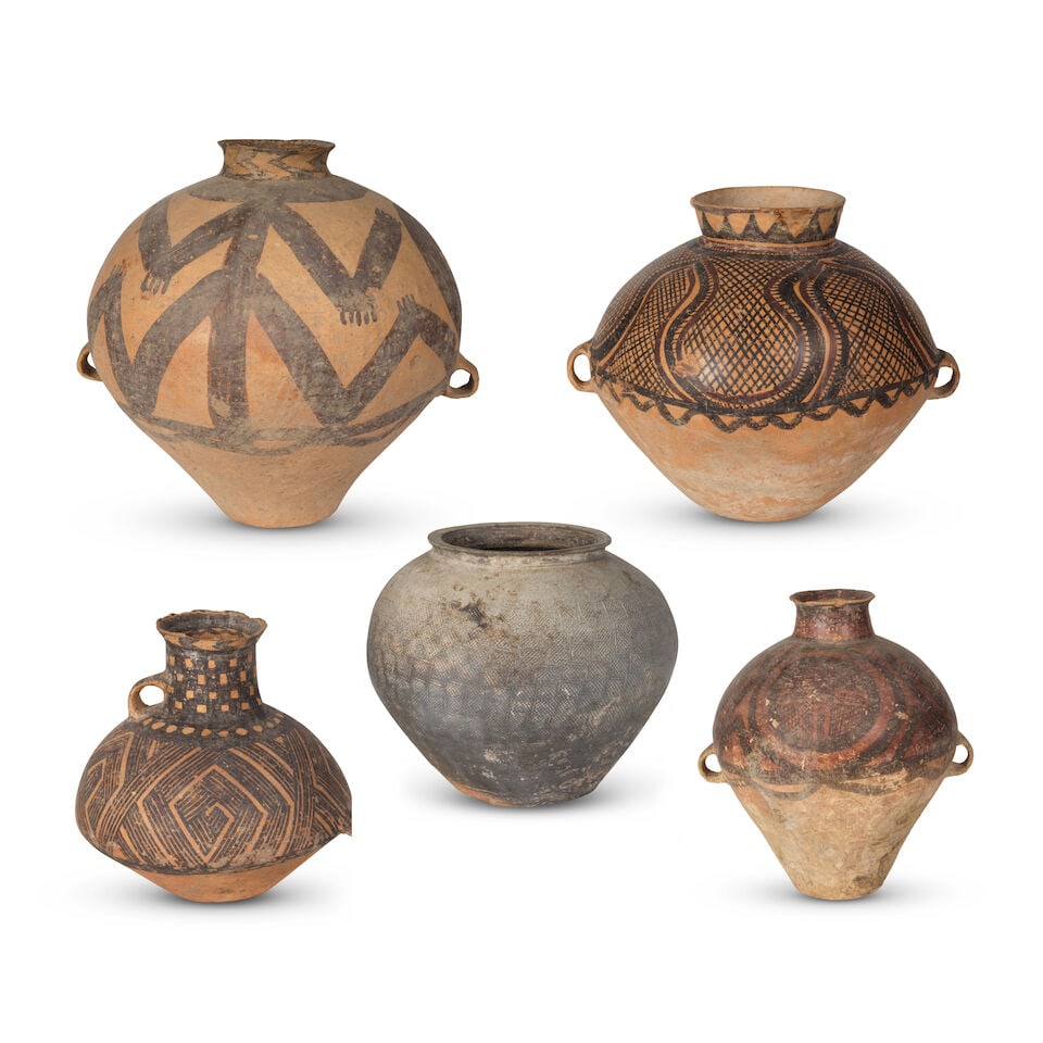 COLLECTION DE CINQ POTICHES NÉOLITHIQUES EN TERRE CUITE PEINTE Période néolithiqu... (1 of 15)
