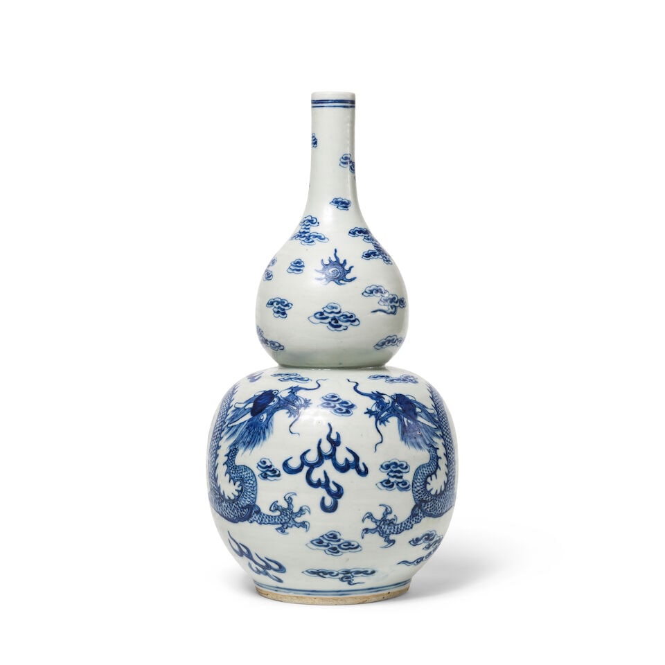 GRAND VASE DOUBLE GOURDE EN PORCELAINE BLEU BLANC Dynastie Qing (1644-1911), XIXe siècle (1 of 4)