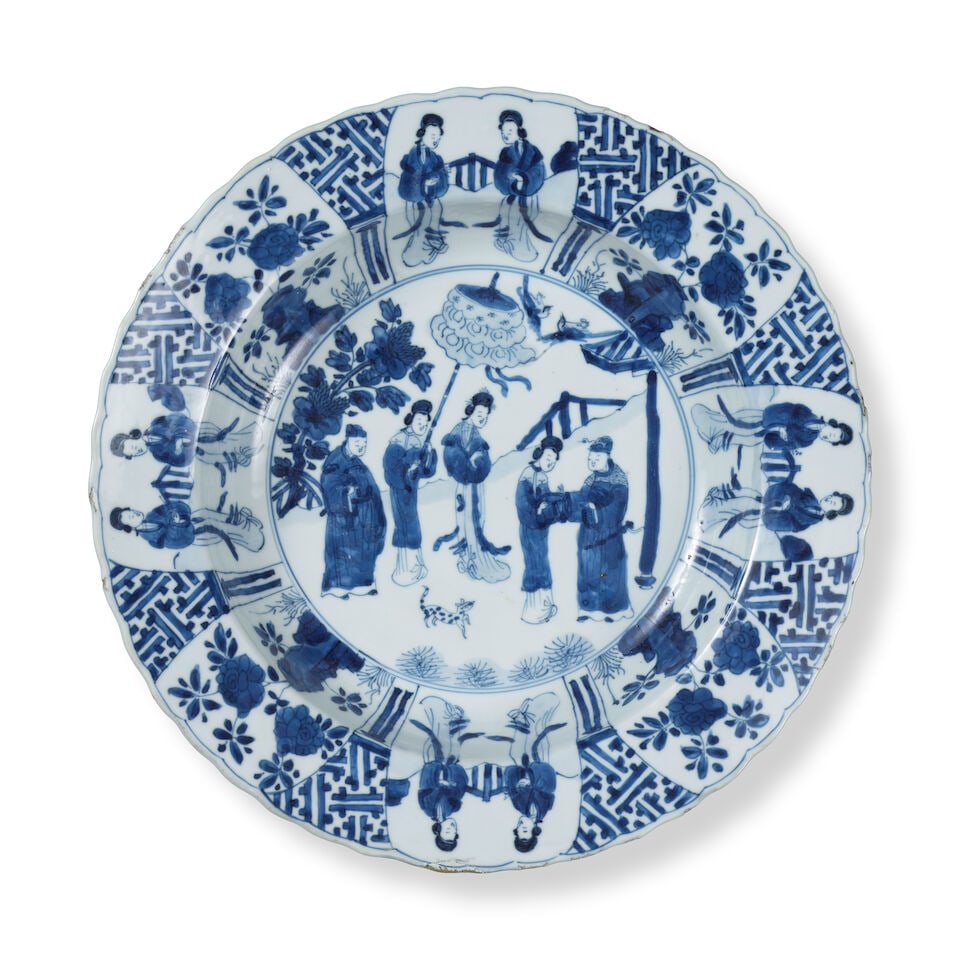 ASSIETTE EN PORCELAINE BLEU BLANC Marque et époque Kangxi (1662-1722) (1 of 2)