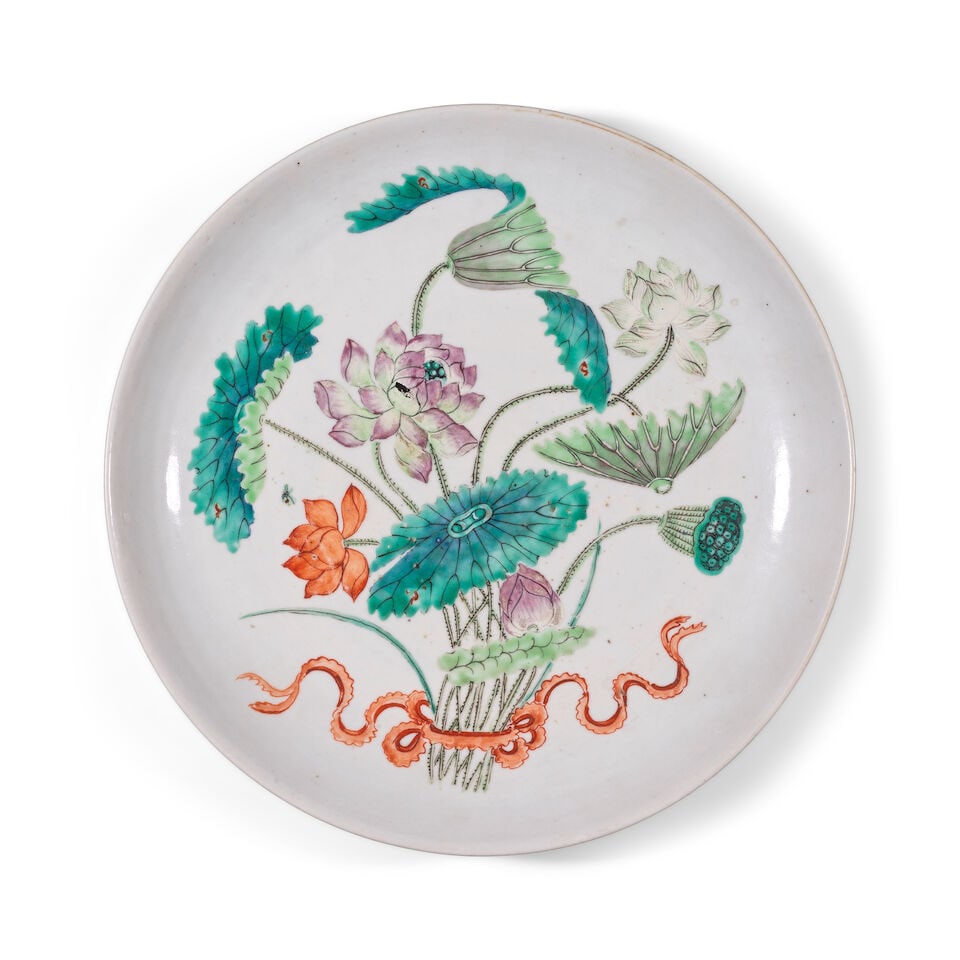 ASSIETTE EN PORCELAINE DE LA FAMILLE VERTE Dynastie Qing, XIXe siècle (1 of 2)