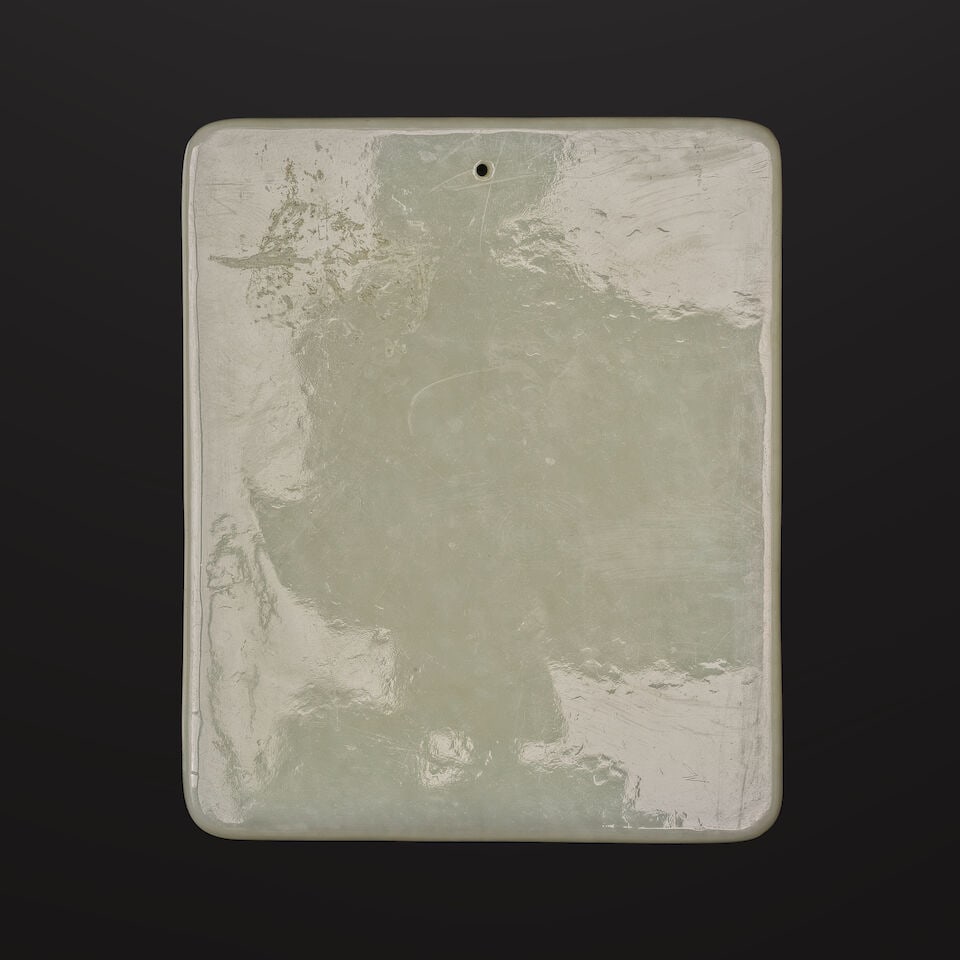 PLAQUE EN JADE CÉLADON PÂLE SCULPTÉ XXe siècle - 3