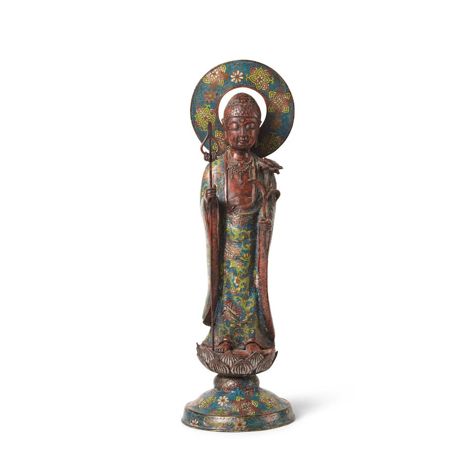STATUETTE D'AMIDA EN BRONZE ET ÉMAUX CLOISONNÉS Japon, début de l'époque Sho...: STATUETTE D'AMIDA EN BRONZE ET ÉMAUX CLOISONNÉS Japon, début de l'époque Showa (1926-1989) A BRONZE AND CLOISONNÉ-ENAMEL FIGURE OF AMIDA Japan, early Showa period