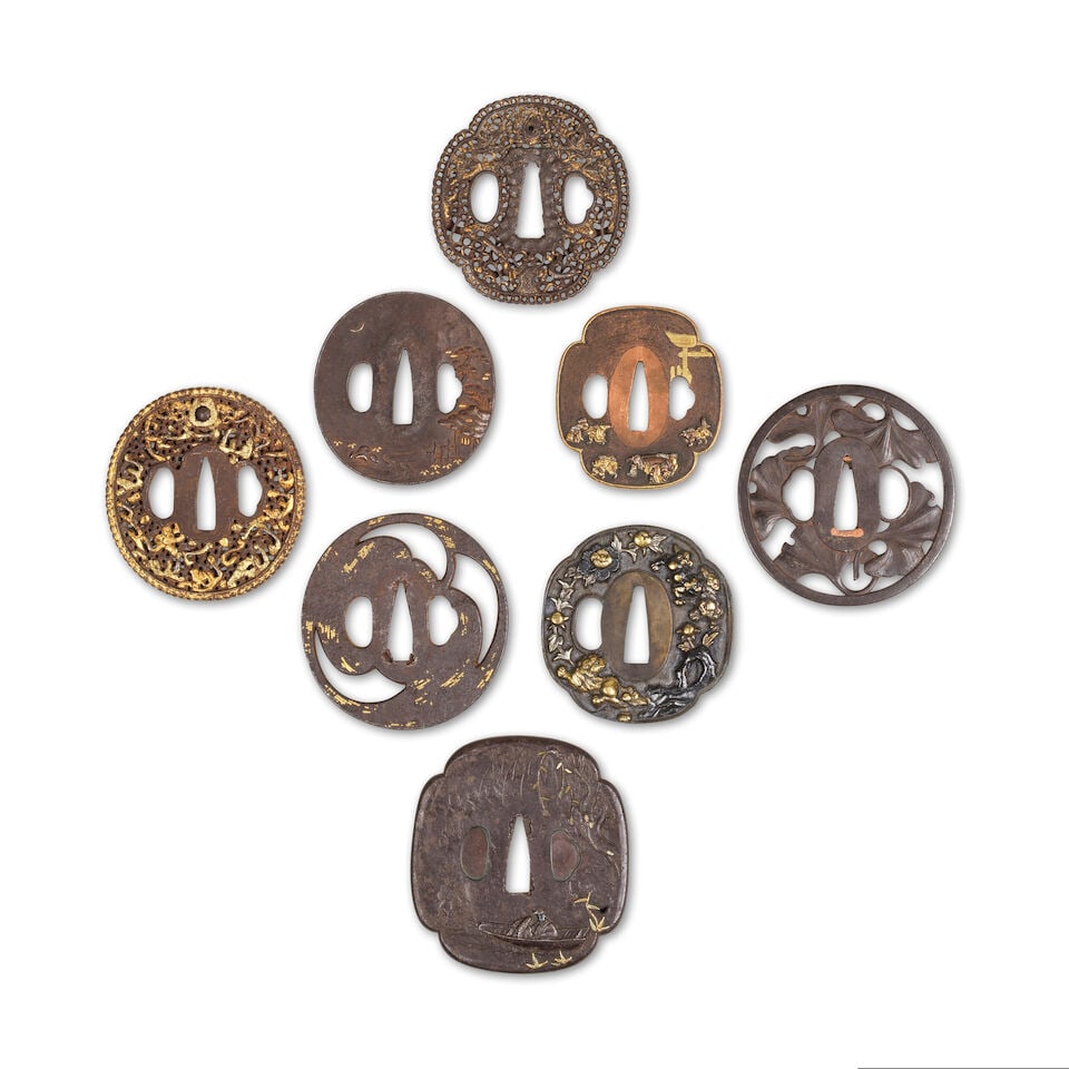 COLLECTION DE HUIT TSUBA EN ALLIAGES DE MÉTAUX Époque Edo (1615-1868) et époque M... (1 of 2)