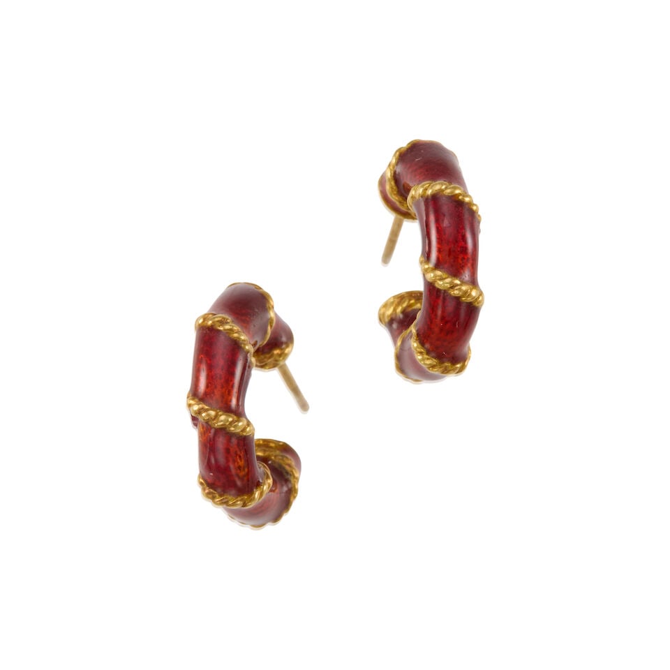 18K GOLD AND ENAMEL EARRINGS: 18K GOLD AND ENAMEL EARRINGS • 18k yellow gold • Enamel accents • Maker's mark • Measures 3/4 x 3/4 in. • Estimated gross weight: 12.1 grams Footnotes: Overall
