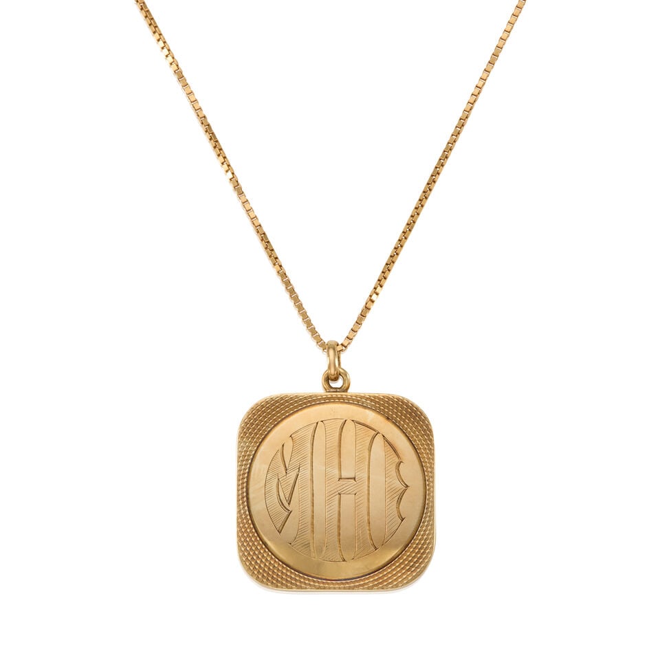 14K GOLD LOCKET NECKLACE: 14K GOLD LOCKET NECKLACE • 14k yellow gold • Personal inscription on lockets face • Length 14 7/8 in., locket measures 1 1/4 x 1 1/4 in. • Estimated gross weight: 17.6 grams Fo