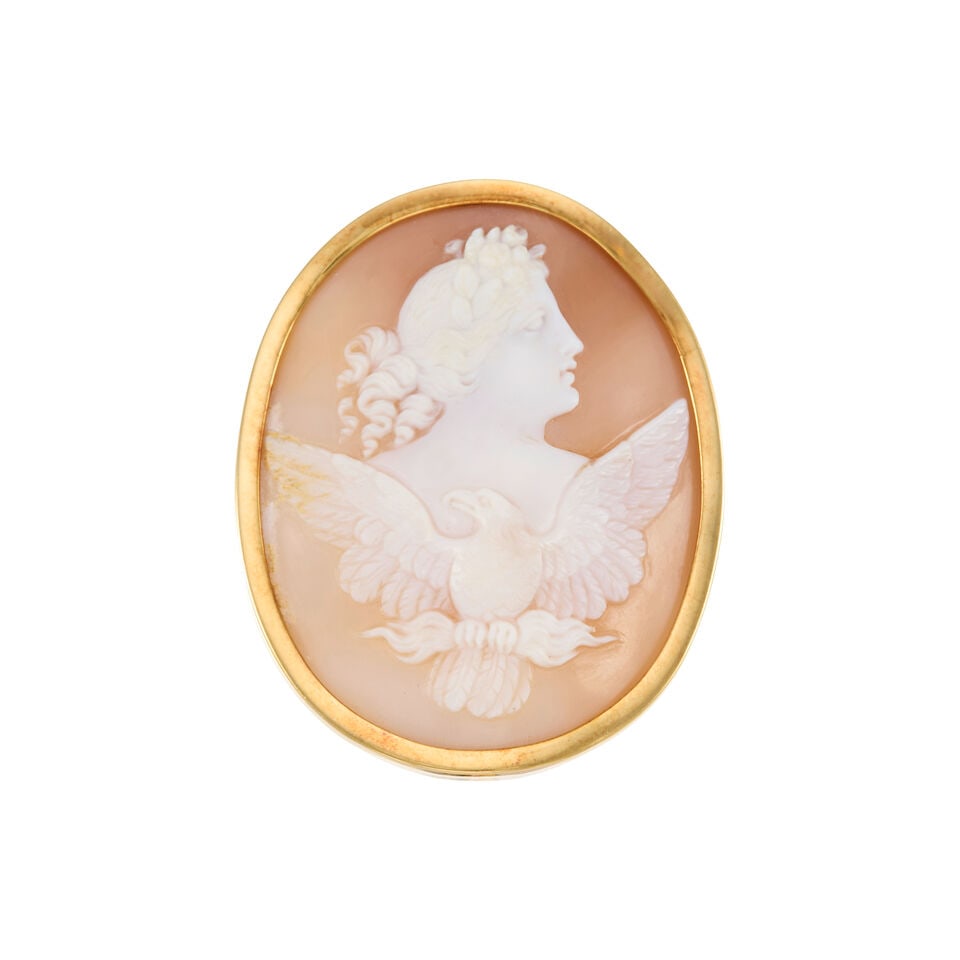 THOR SELZER: 18K GOLD AND SHELL CAMEO BROOCH: THOR SELZER: 18K GOLD AND SHELL CAMEO BROOCH • 18k yellow gold • 1 oval shell cameo • Signed THOR SELZER • Measures 2 1/8 x 1 3/4 in. • Estimated gross weight: 22.3