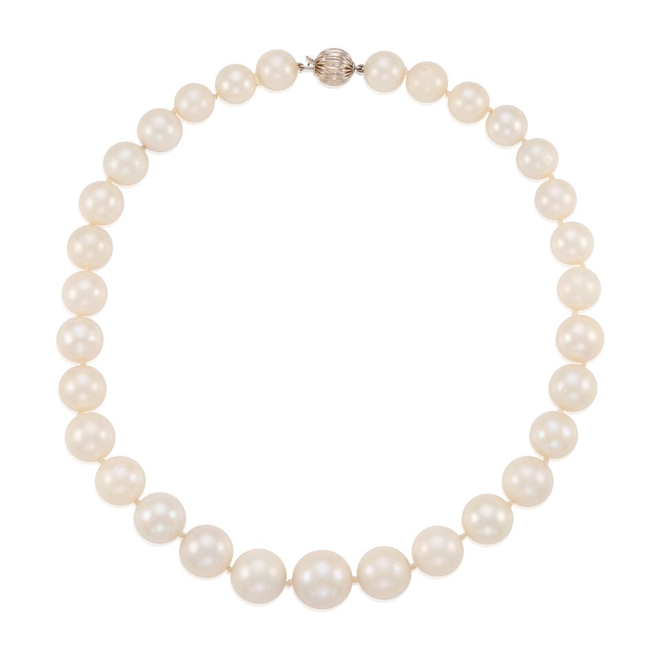 14K GOLD AND CULTURED PEARL NECKLACE: 14K GOLD AND CULTURED PEARL NECKLACE • 14K white gold • Numerous cultured pearls measuring approximately 11.95mm to 16.75mm in diameter • Length 17 1/2 in. • Estimated gross