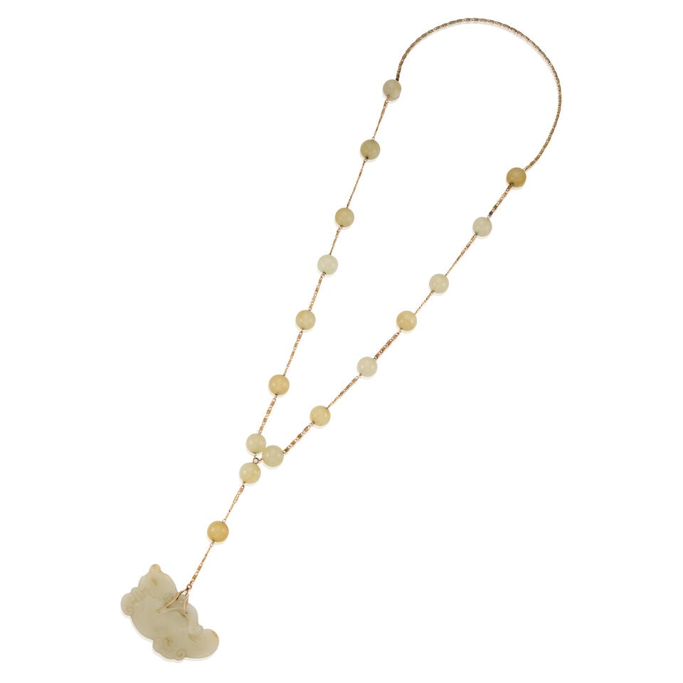 13K YELLOW GOLD AND JADE NECKLACE (1 of 2)