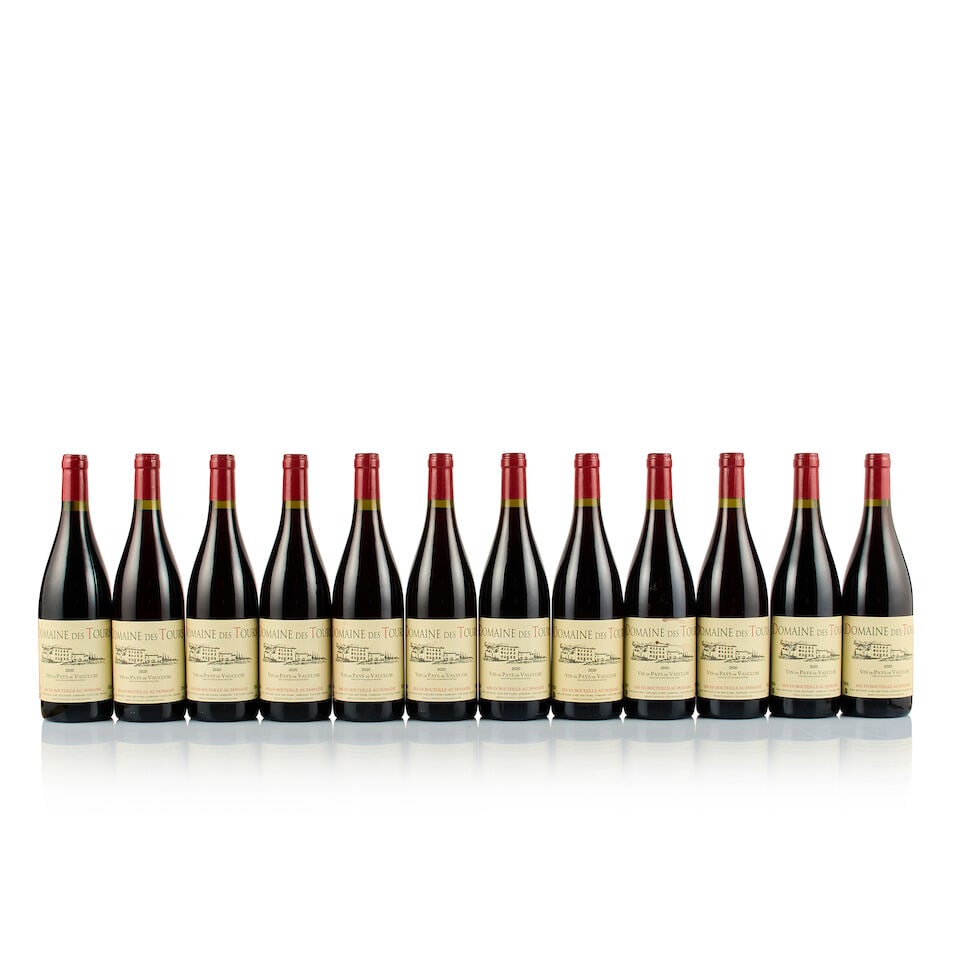 Domaine des Tours, Vin de Pays de Vaucluse, 2020 (12 x 750ml): Domaine des Tours, Vin de Pays de Vaucluse, 2020 (12 x 750ml) Region: Rhône Valley Fill Level: excellent Capsule: 2x slightly scratched on top, 10x ok Cork: 6x very slightly depressed, 6x ok Labe