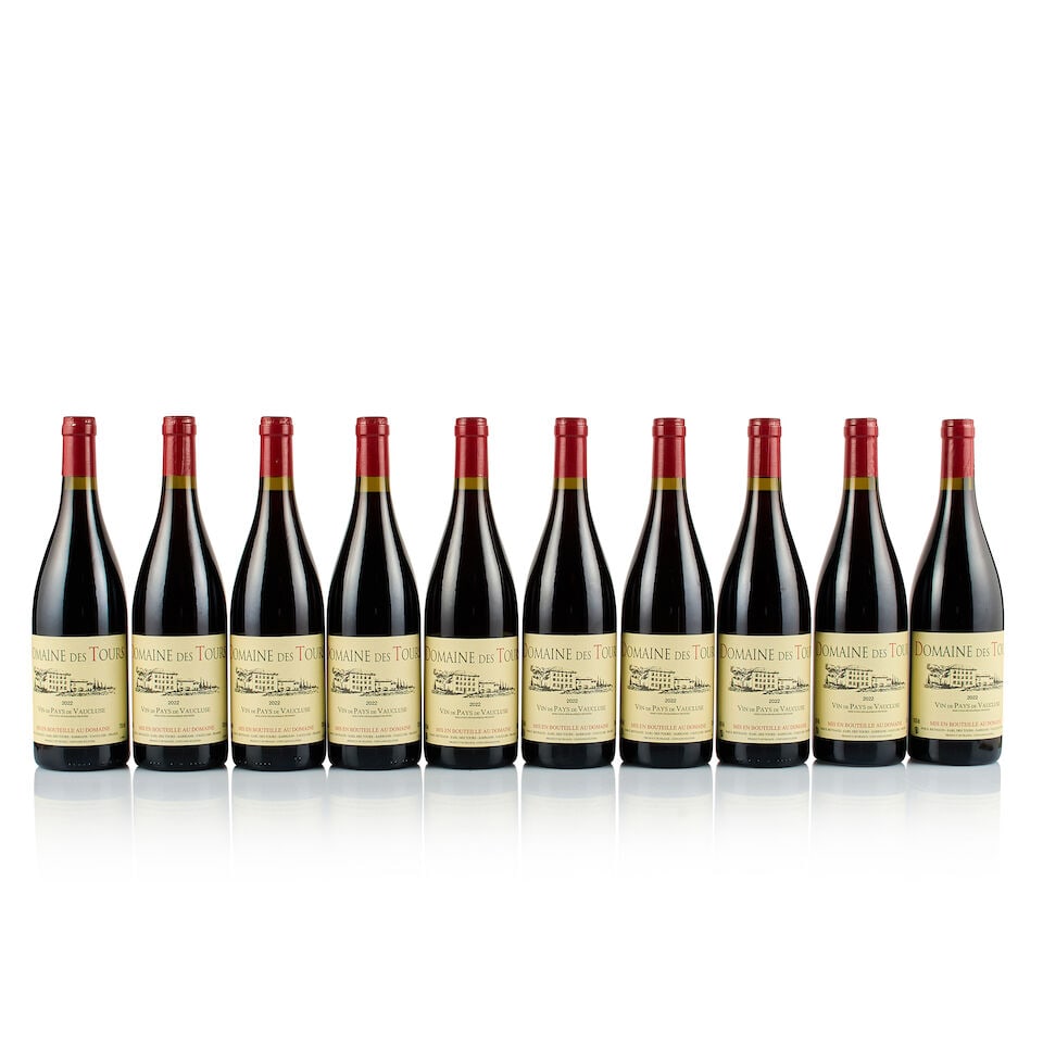 Domaine des Tours, Vin de Pays de Vaucluse, 2022 (10 x 750ml): Domaine des Tours, Vin de Pays de Vaucluse, 2022 (10 x 750ml) Region: Rhône Valley Fill Level: excellent Capsule: ok Cork: 6x very slightly depressed, 4x ok Label: 2x marked, 8x good appearance P