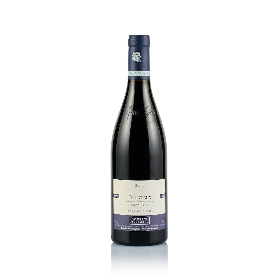 Domaine Anne Gros, Echézeaux Grand Cru, Les Loachausses, 2016 (1 x 750ml): Domaine Anne Gros, Echézeaux Grand Cru, Les Loachausses, 2016 (1 x 750ml) Region: Burgundy Fill Level: excellent Capsule: ok Cork: ok Label: very slightly stained Packaging: neutral carton Alcoho