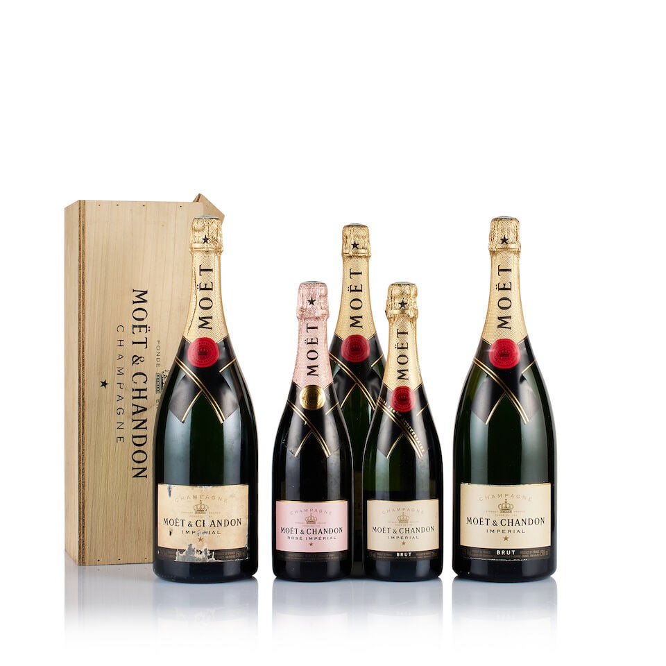 Mixed Lot of Champagne Moët & Chandon, Impérial, Brut (2 x 750ml & 3 x Magnum): Champagne Moët & Chandon, Impérial, Brut (3 x Magnum) Region: Champagne Fill Level: excellent Capsule: ok Cork: ok Label: 2x bin-soiled, stained and badly nicked, 1x nicked on top and on the