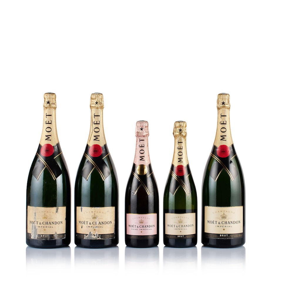 Mixed Lot of Champagne Moët & Chandon, Impérial, Brut (2 x 750ml & 3 x Magnum) - 4