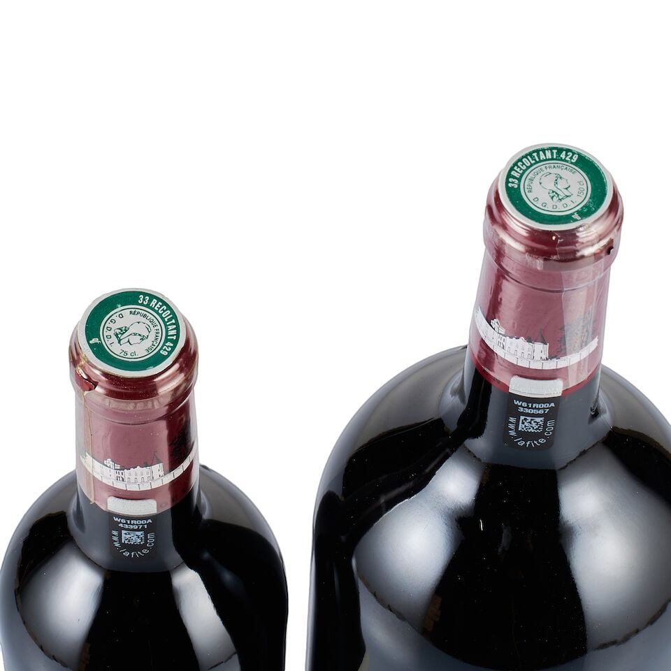 Château Lafite Rothschild, Pauillac, 1er Grand Cru Classé 2009 (1 x 750ml & 1 x Magnum) - 2