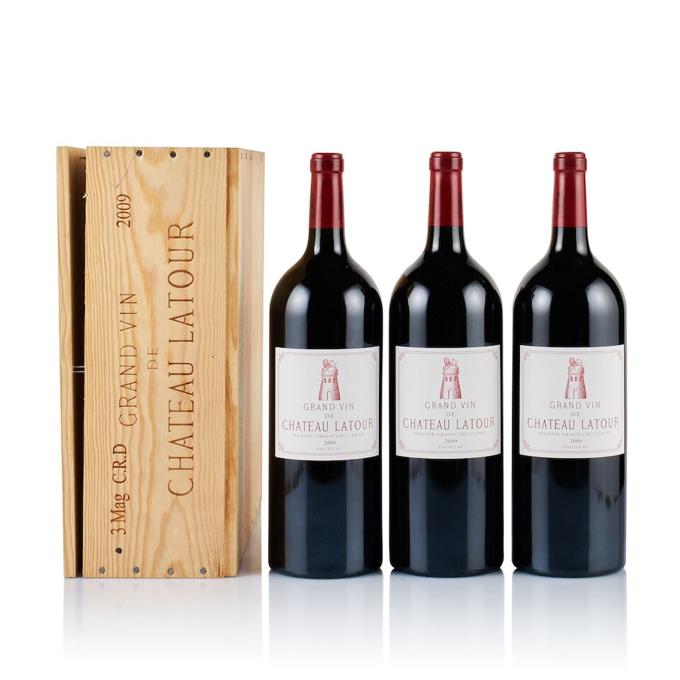 Château Latour, Pauillac, 1er Grand Cru Classé, 2009 (3 x Magnum): Château Latour, Pauillac, 1er Grand Cru Classé, 2009 (3 x Magnum) Region: Bordeaux Fill Level: into neck Capsule: ok Cork: 2x very slightly depressed, 1x ok Label: excellent appearance Packa