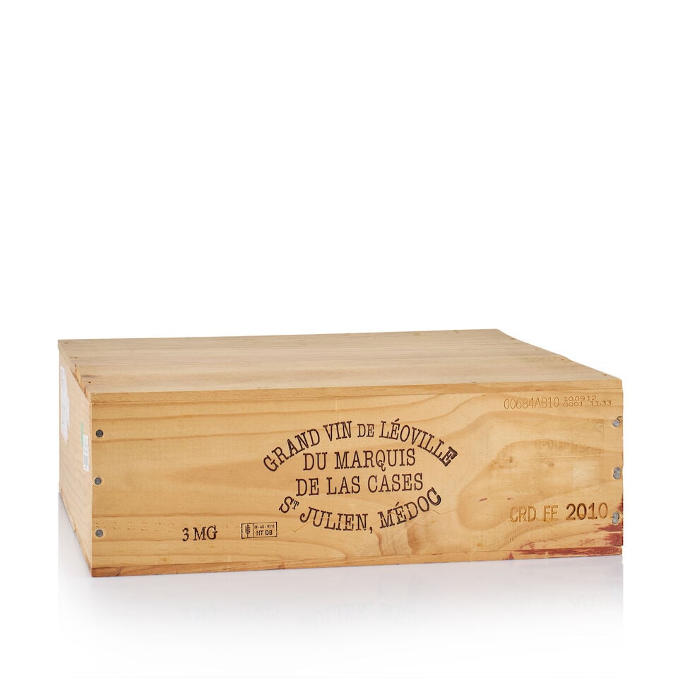 Château Léoville Las Cases, Saint-Julien, Grand Cru Classé, 2010 (3 x Magnum): Château Léoville Las Cases, Saint-Julien, Grand Cru Classé, 2010 (3 x Magnum) Region: Bordeaux Packaging: original wooden case Miscellaneous: not open For further information on this lo