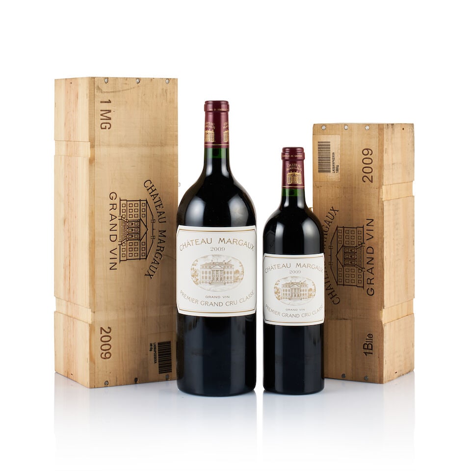 Château Margaux, Margaux, 1er Grand Cru Classé, 2009 (1 x 750ml & 1 x Magnum): Château Margaux, Margaux, 1er Grand Cru Classé, 2009 (1 x Magnum) Region: Bordeaux Fill Level: excellent Capsule: ok Cork: ok Label: excellent appearance Packaging: original wooden case